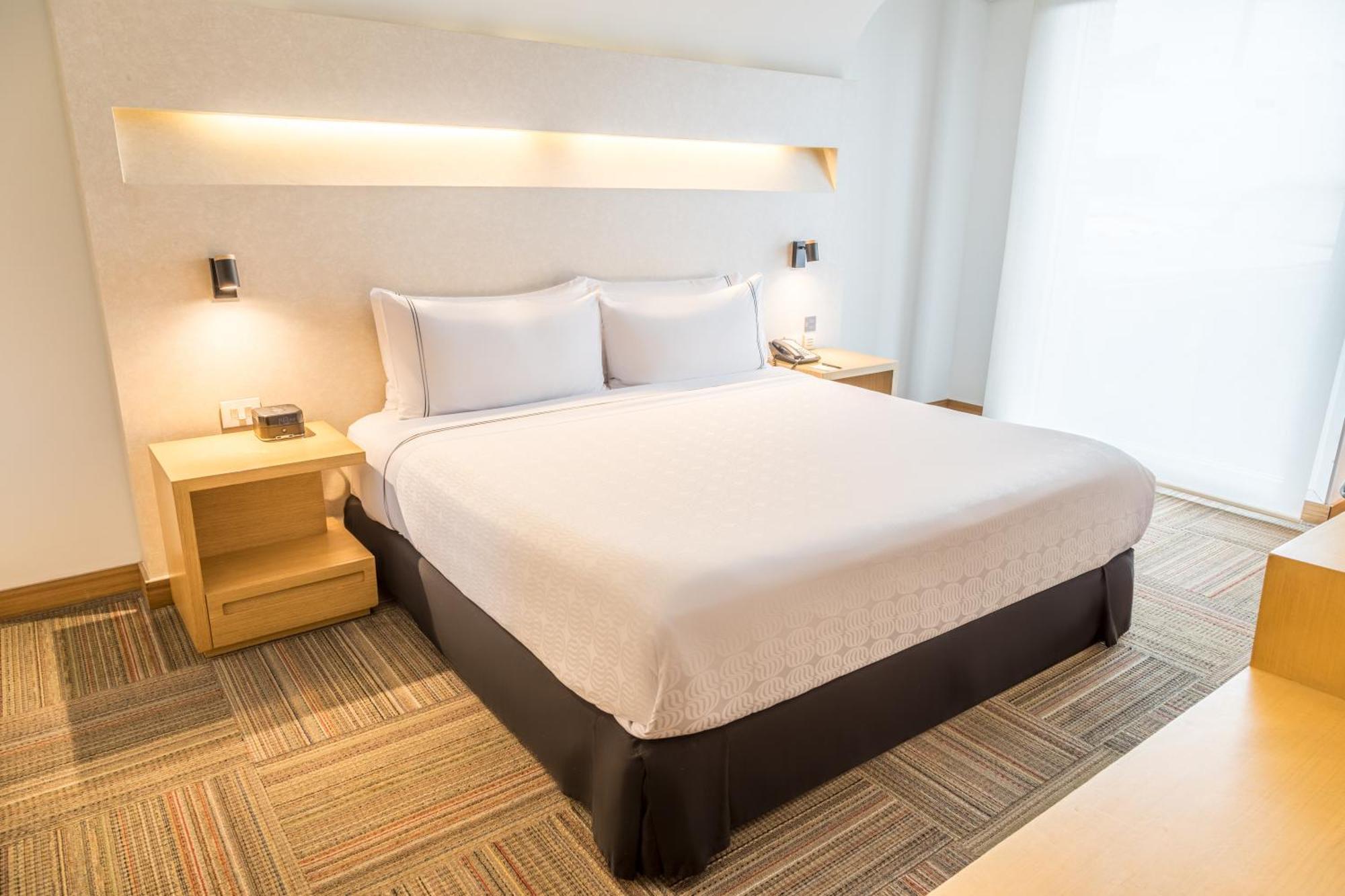 فندق سونستا هوتل بوجوتا بوغوتا المظهر الخارجي الصورة A bedroom at the hotel