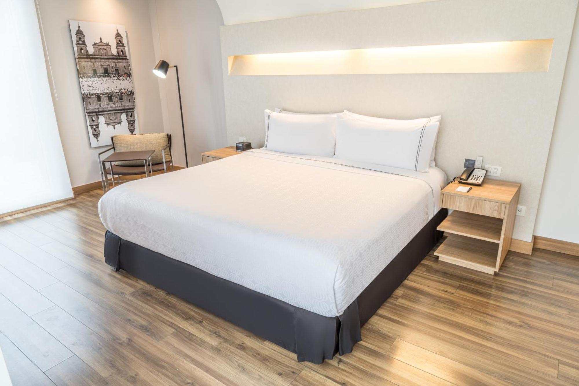 فندق سونستا هوتل بوجوتا بوغوتا المظهر الخارجي الصورة A bedroom at the hotel